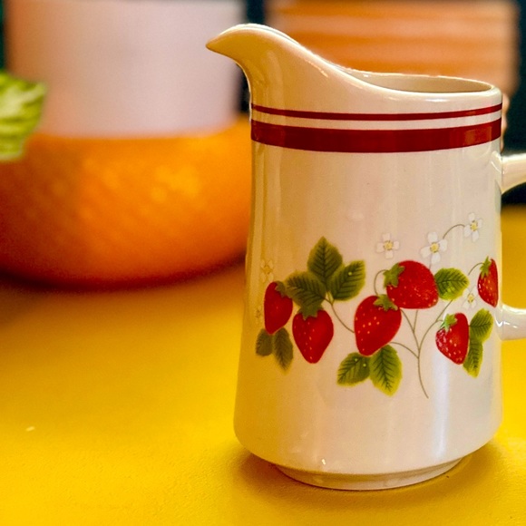 Vintage Set Fujistone Berries Stoneware Creamer and Sugar Bowl - Picture 1 of 5